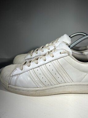 adidas Superstar Womens Shoes Size 7.5 Triple White Leather Sneakers Casual Walk
